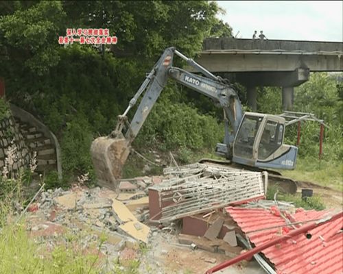 揭西某鎮依法強制拆除3處河湖違規建筑，堅決守護水域生態環境